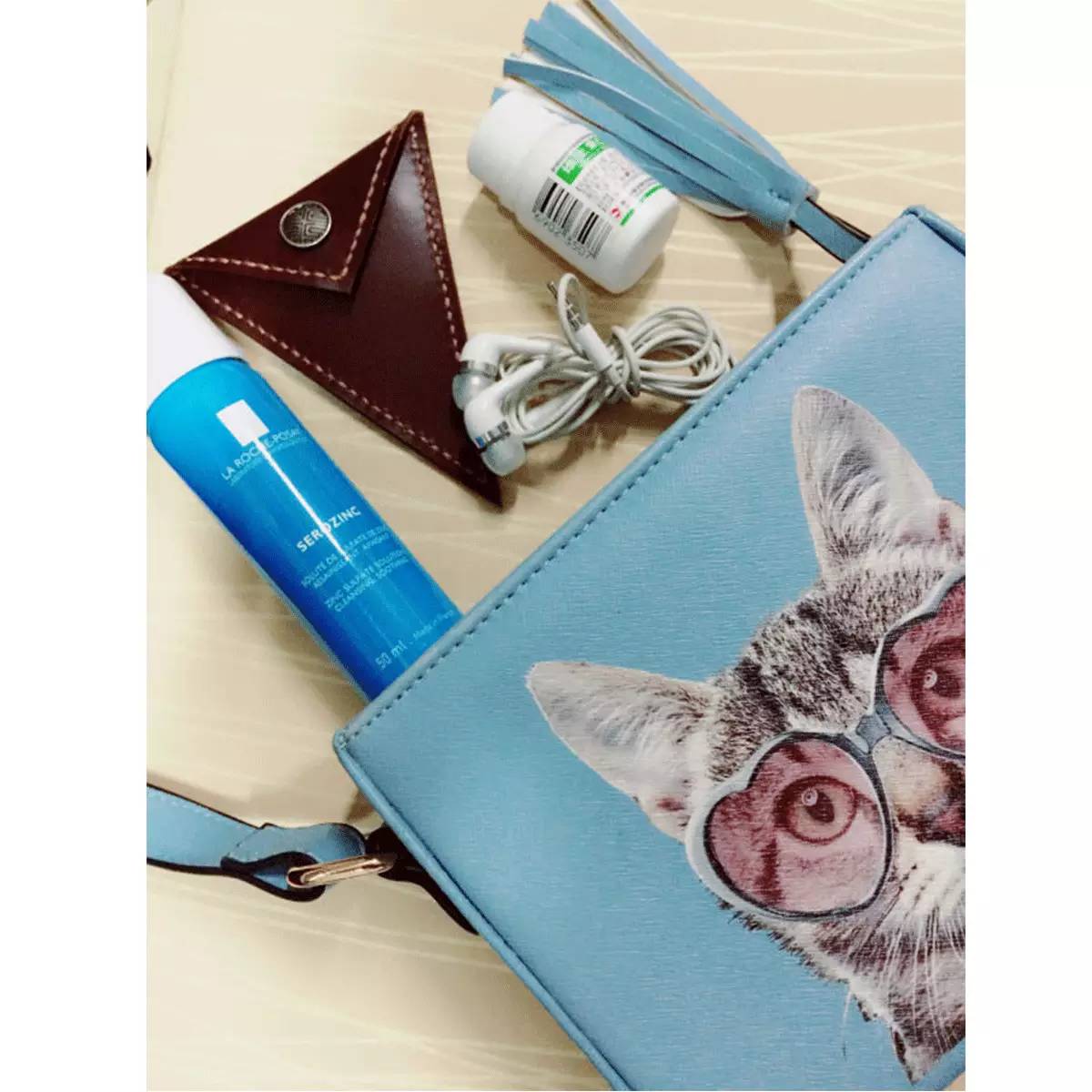 粉丝寄来了一箱包包,粉丝发来的包裹