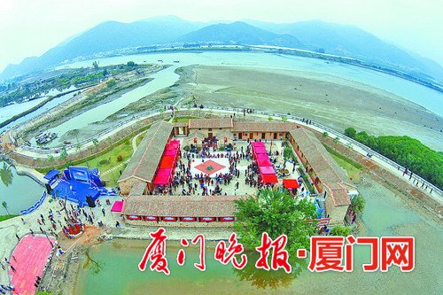 蟹肥鱼美尽情尝,蟹肥鱼鲜