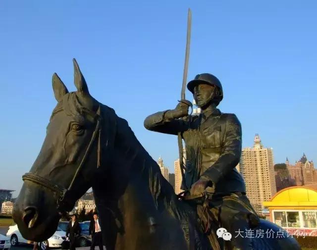 大连星海曾经的大船,大连星海广场标志性建筑是什么