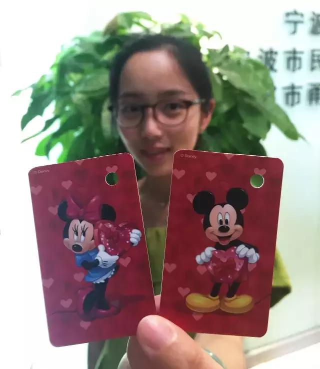 上海迪士尼官方通行卡,迪士尼交通卡值吗