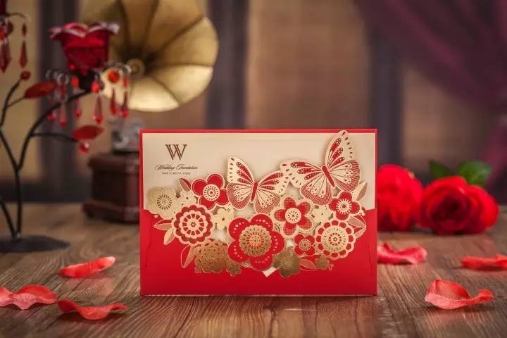 这张婚礼请柬有“毒”,还不速来围观!