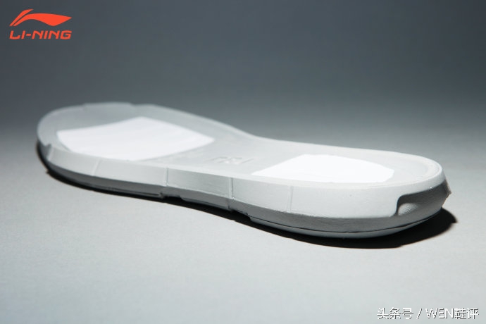 李宁李宁进击减震耐磨防水篮球鞋,篮球营养贴