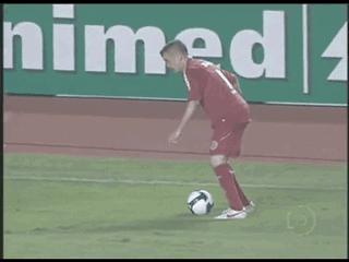 足球十大搞笑进球动图,足球搞笑进球动图gif图片