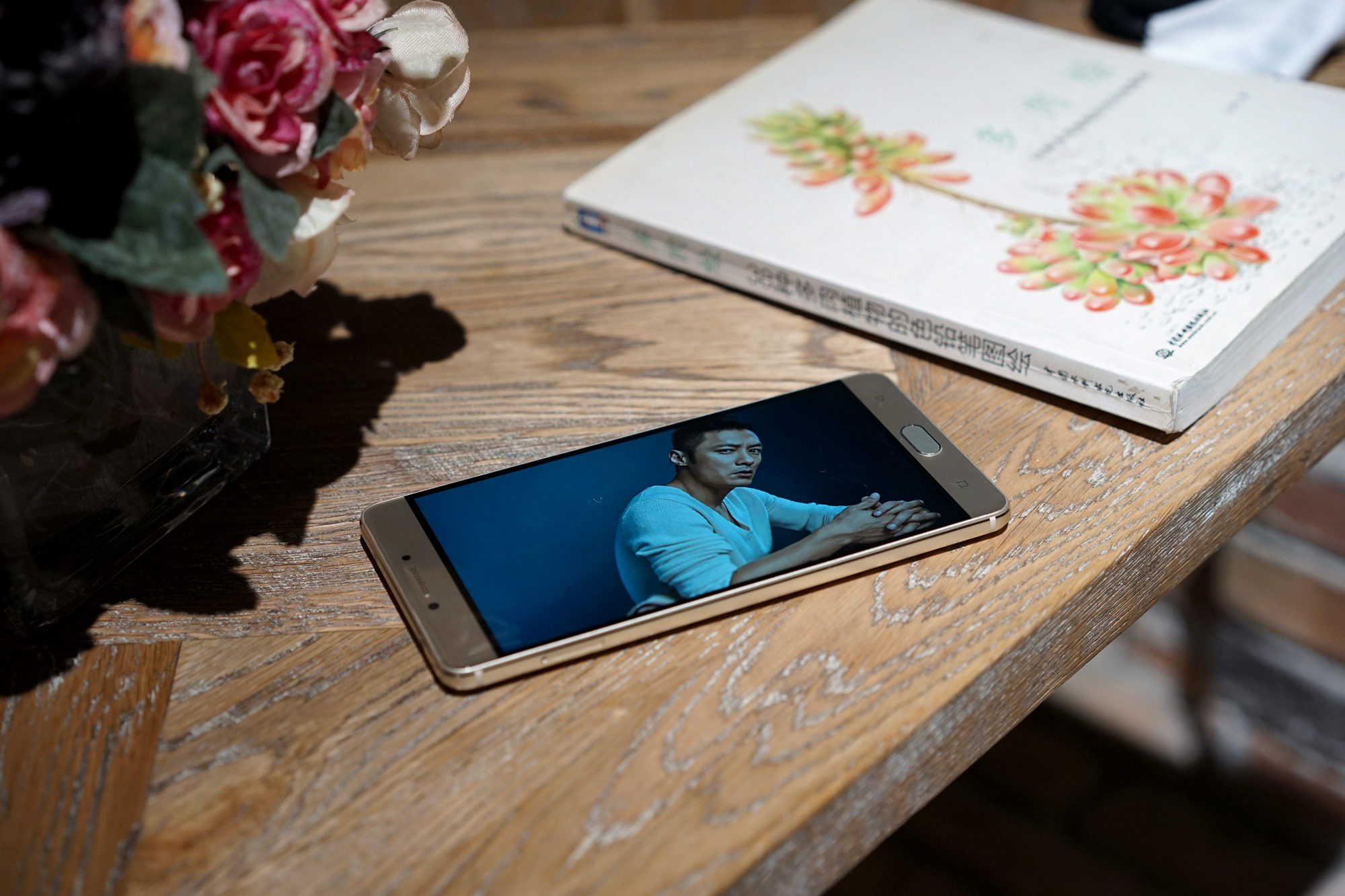 安全性和耐久性测试,安全续航耐摔的手机