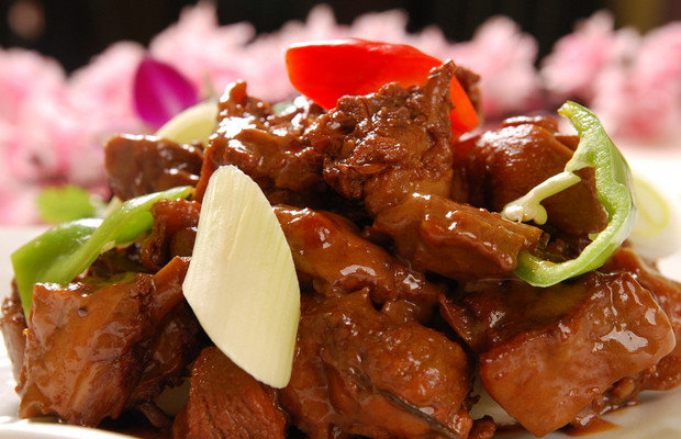 红烧老鹅加工方法,红烧老鹅要不要焯水