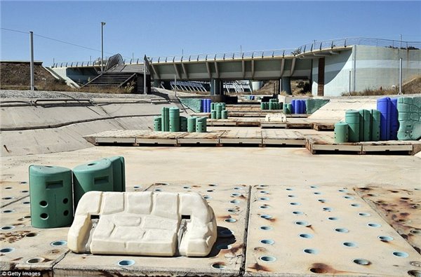 10年圣地变鬼城，雅典奥运会场馆已破烂不堪