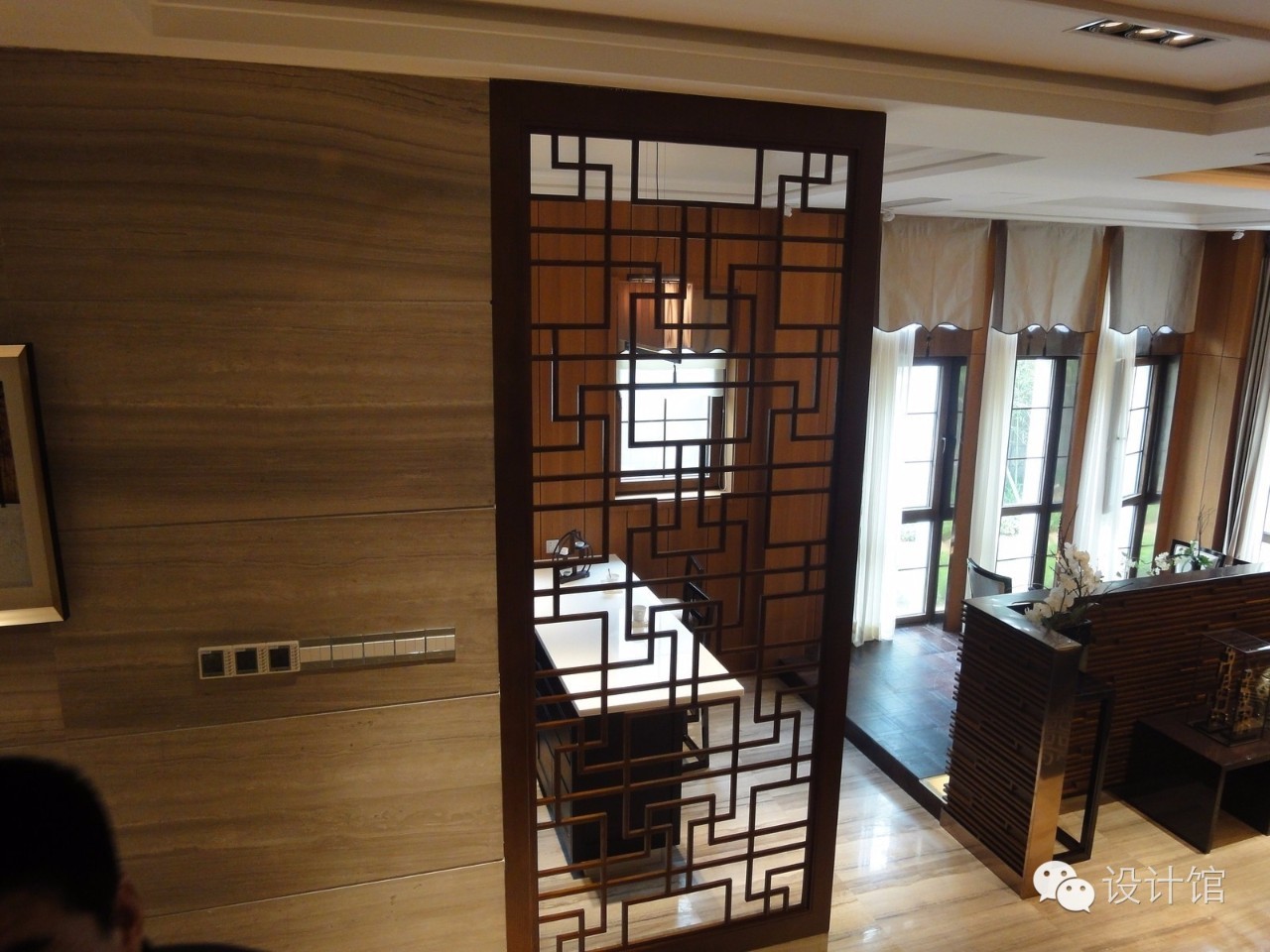 进门就是长廊怎么做隔断,大门隔断轻奢