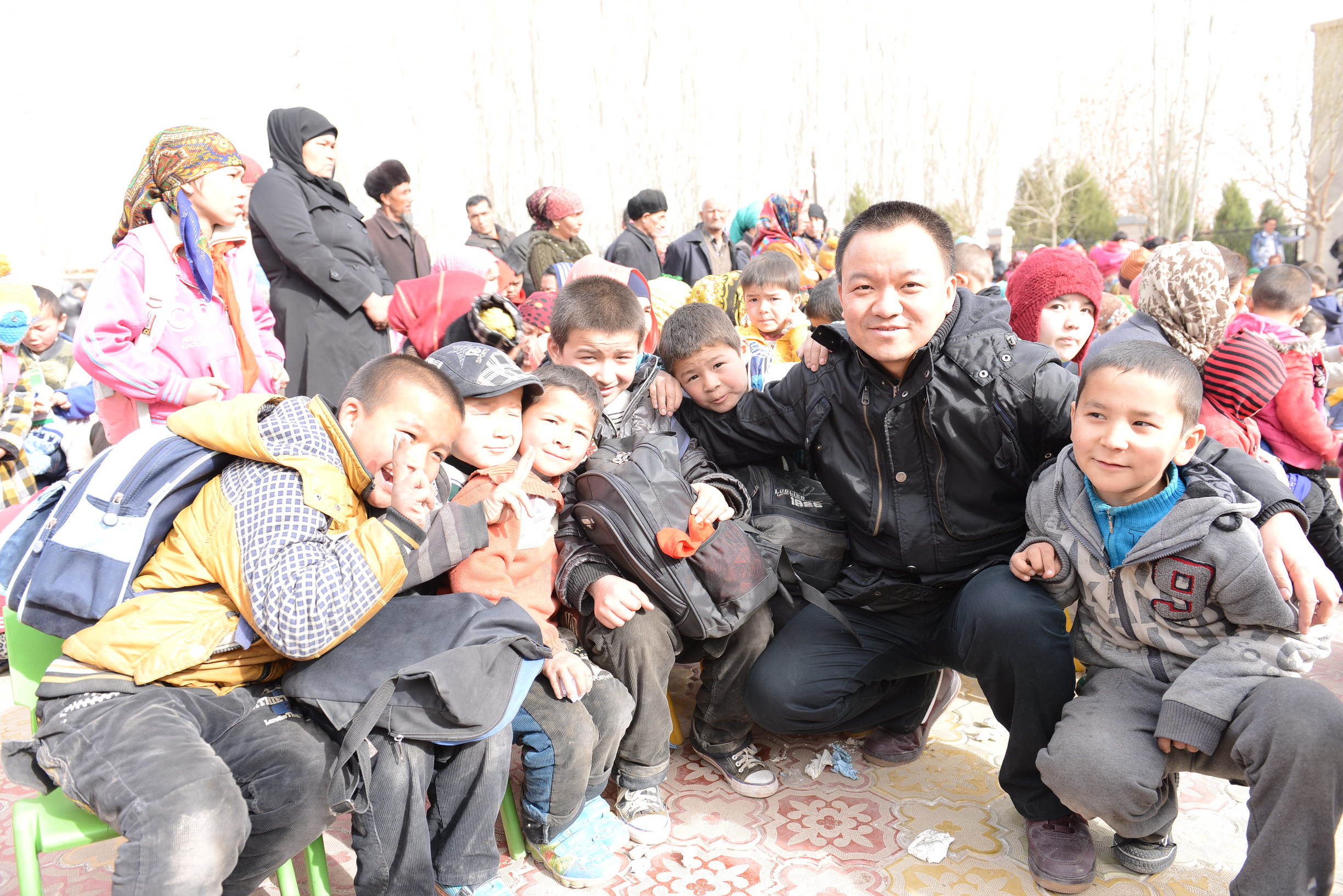 一年“访汇聚”，一生住村情