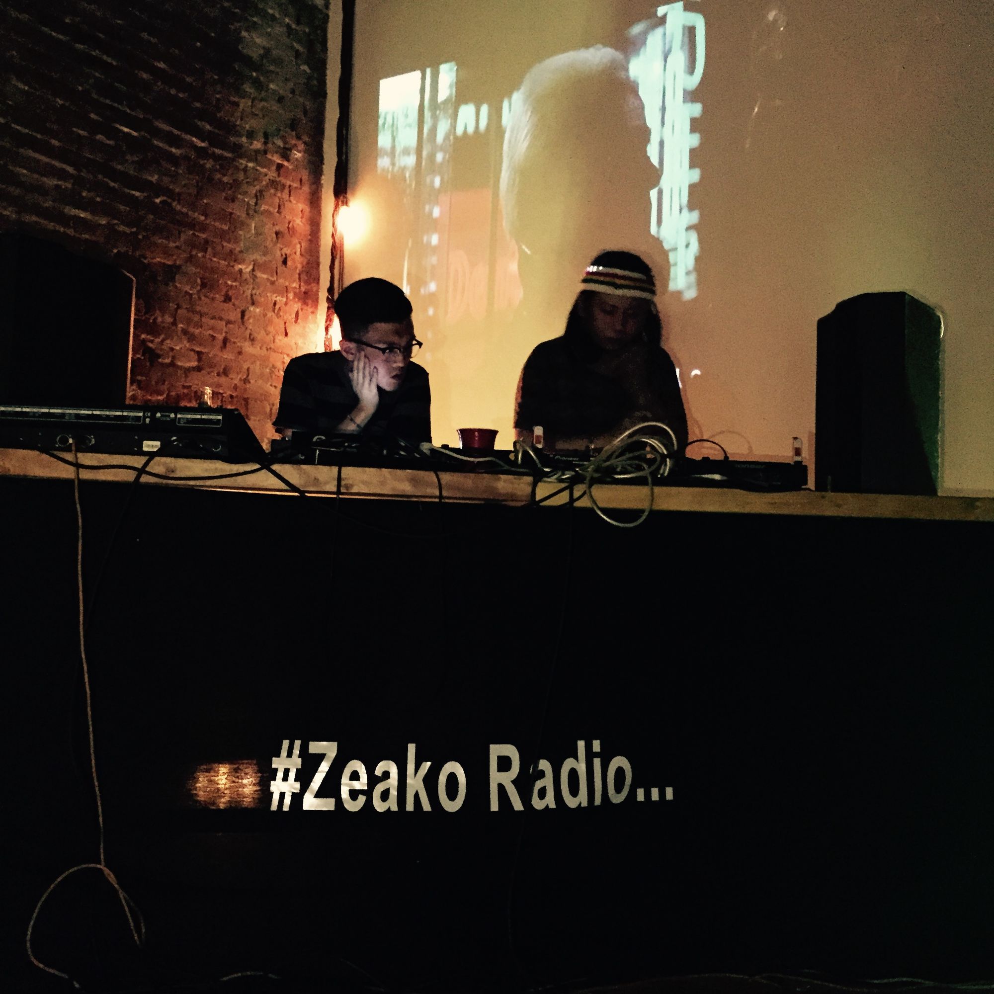 #ZeakoRadio如何度过一个不尴尬不无聊的深夜电趴