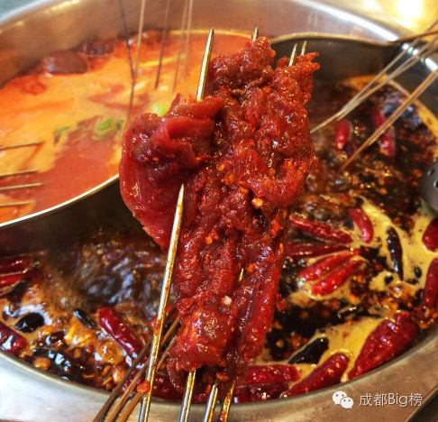 这个挨着成都建设巷的新新社区，看起来好像很好吃。