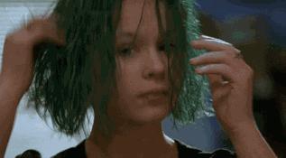 惊！原来这样洗头会令头发越来越少！附：老中医生发秘方！