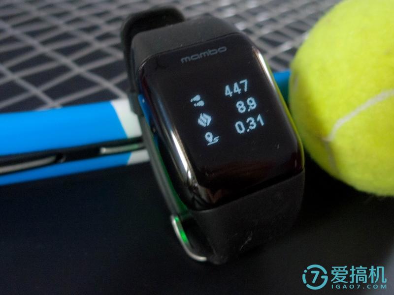 乐心运动手表充电,乐心运动手表显示实时数据