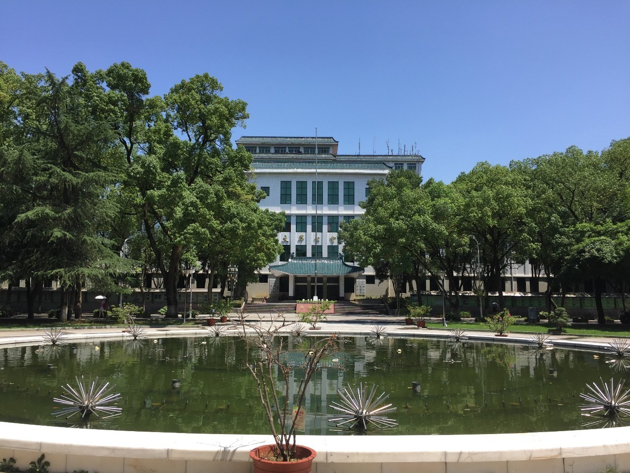 迷迷糊糊记不清？小诗带你认识教学楼！