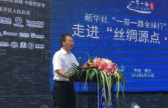 超多美图慎入！开神车，走丝路，这些不可思议的美景就在中国！