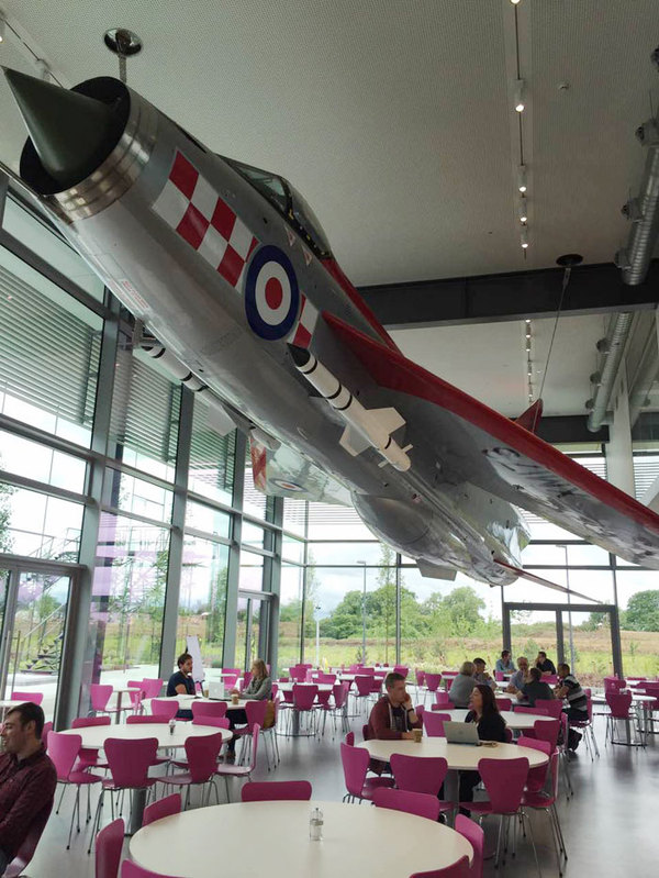 王室白宫都在用他的发明，他本人最爱搜集飞机汽艇