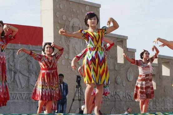 超多美图慎入！开神车，走丝路，这些不可思议的美景就在中国！