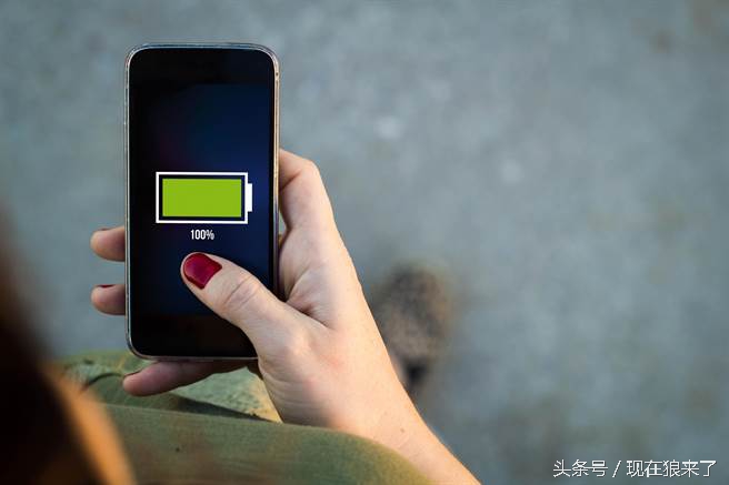 手机电量很多为什么自动关机,手机显示还有20%电量却自动关机