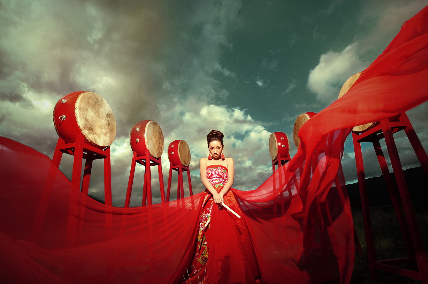 V2视觉介绍准新娘如何选择婚纱让您瞬间变身妩媚俏丽