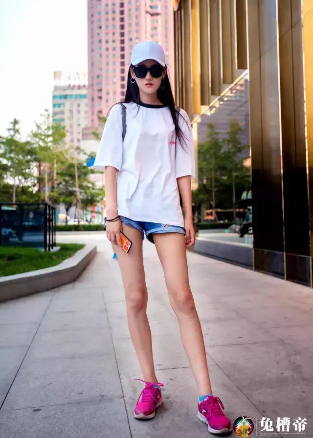 穿上运动鞋去跑10公里,穿上跑鞋就可以运动