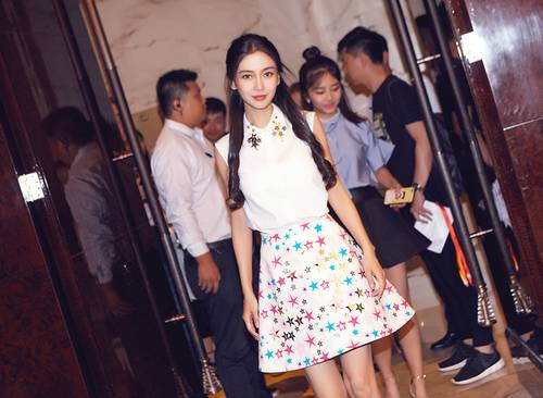 angelababy美貌出场,angelababy美爆的视频