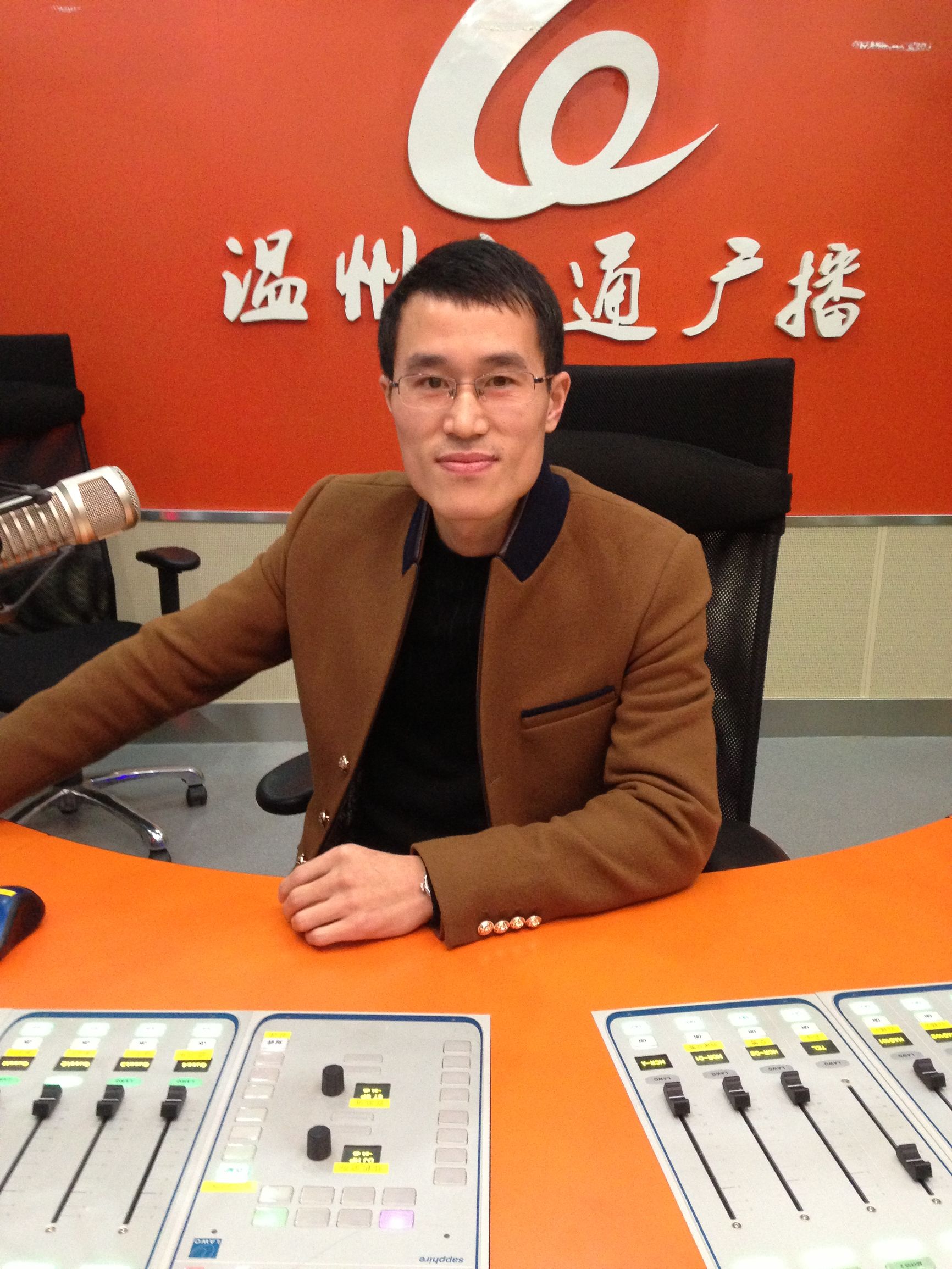 少年网购仿真枪被判无期不服判决大喊：请用我买的枪枪毙我