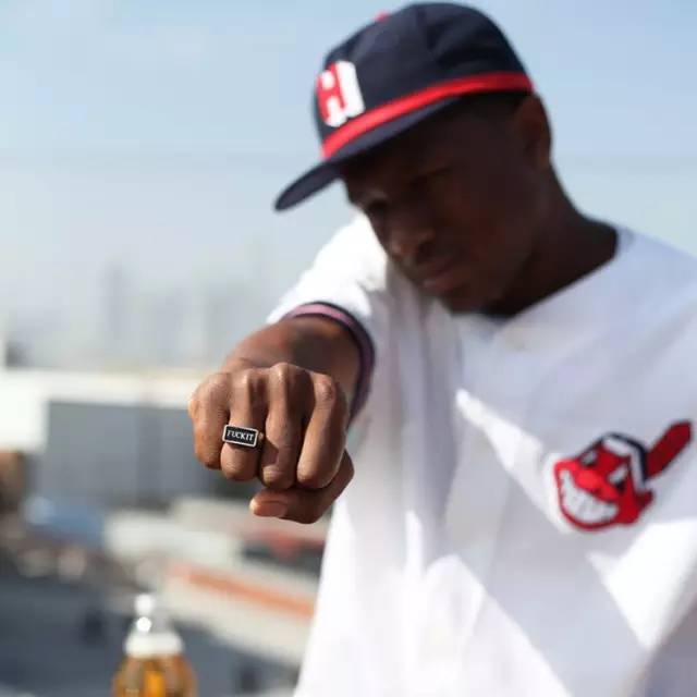 无HUF，不滑板？NO！HUF有的是性感潮范儿~