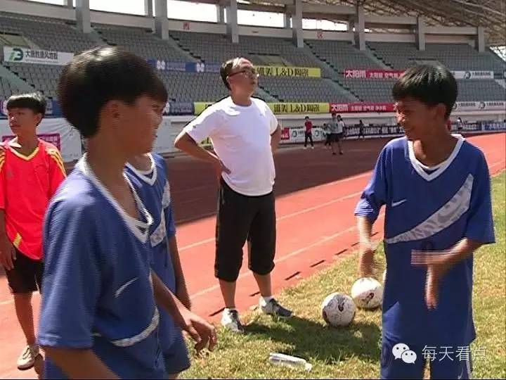 绿茵场上的无声少年——文山聋哑足球队备战省残运会