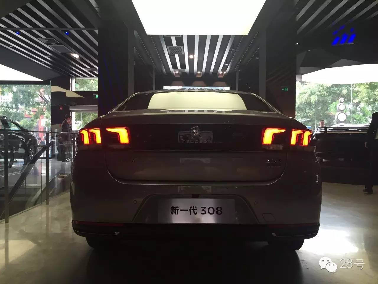 新一代308“火力全开”：“都市白领”“小镇青年”一网打尽？|汽车