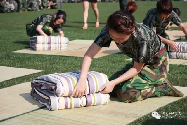 贵阳市第19中学新生军训,贵阳新学期来临高一新生参加军训