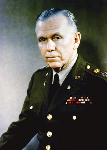 马歇尔传奇：童年吃剩饭考倒第一，年老生病丘吉尔毛*东泽**都问候