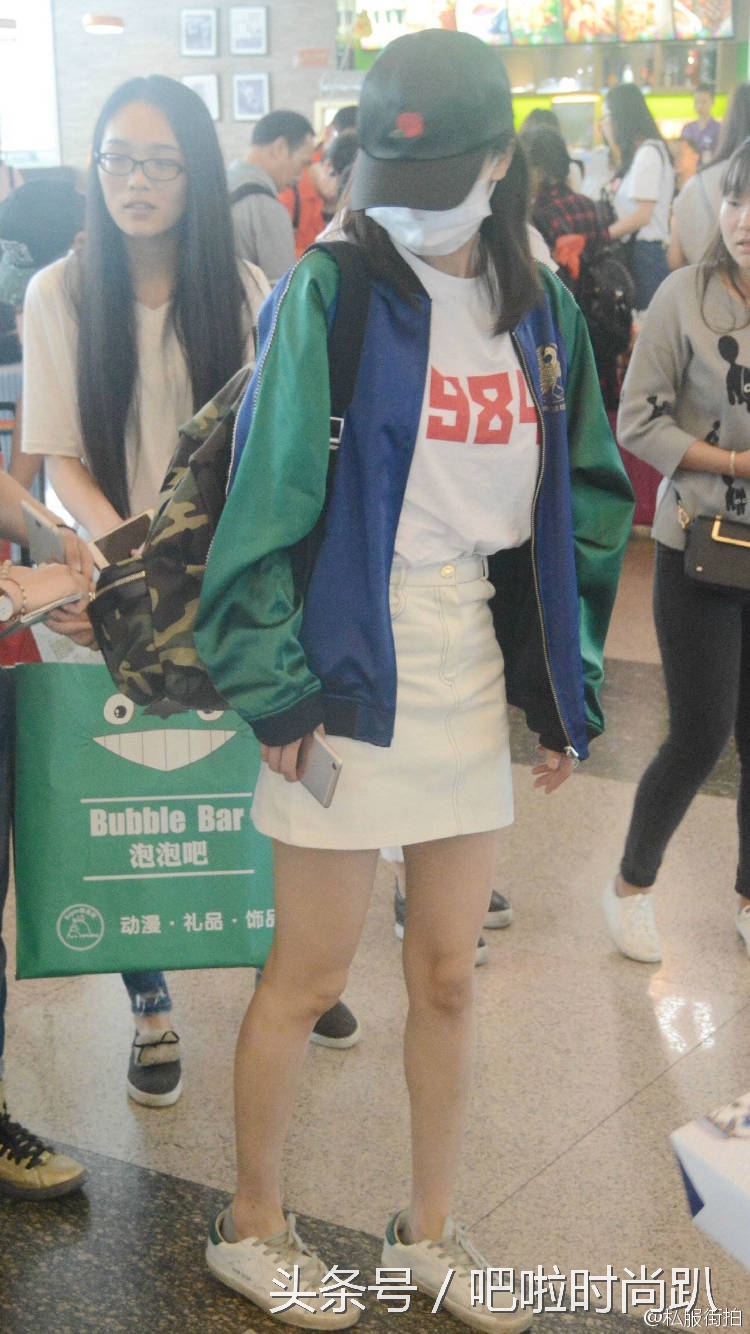 杨幂唐嫣互相装作不认识,杨幂唐嫣同框出境零互动惹人猜疑