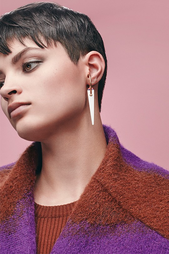 fendi2022秋季高级时装珠宝定制系列,fendi简洁大方华丽饰品组合套装