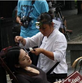 怎么用棉签给孩子掏耳朵,小朋友可以用棉签掏耳朵吗