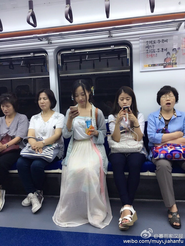 穿着汉服去外国旅游,穿着汉服去旅行