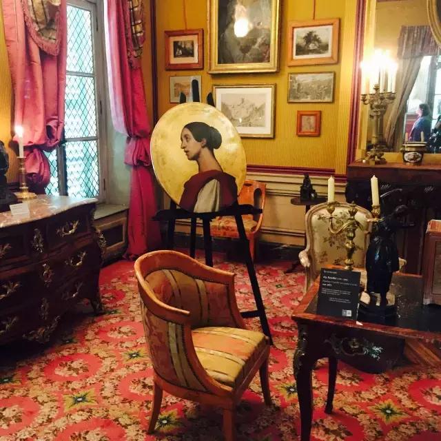 看秀，调香，见明星，用6天了解巴黎迷人的秘密