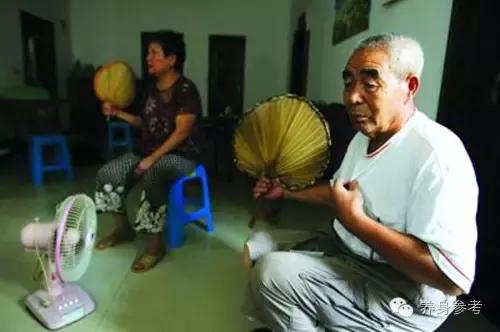 告别白发其实很简单,白发三千丈缘愁似个长的后一句