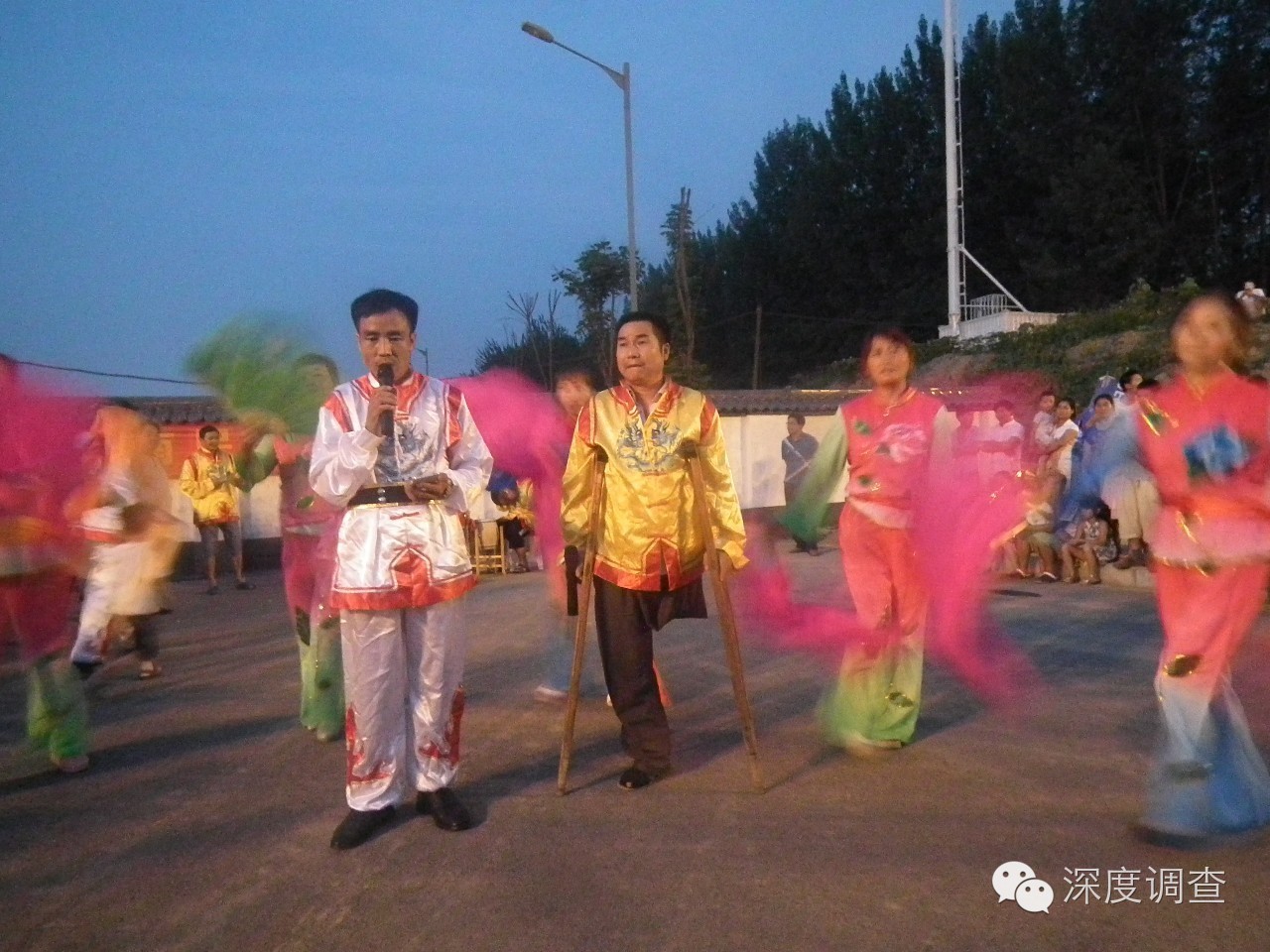 边走边唱的陕南旬阳农民工花鼓队,陕南旬阳花鼓