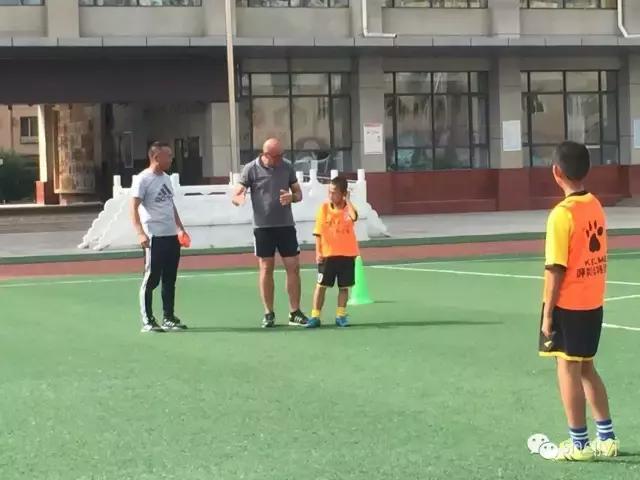 洋教练助力青训,上海3-6岁足球培训