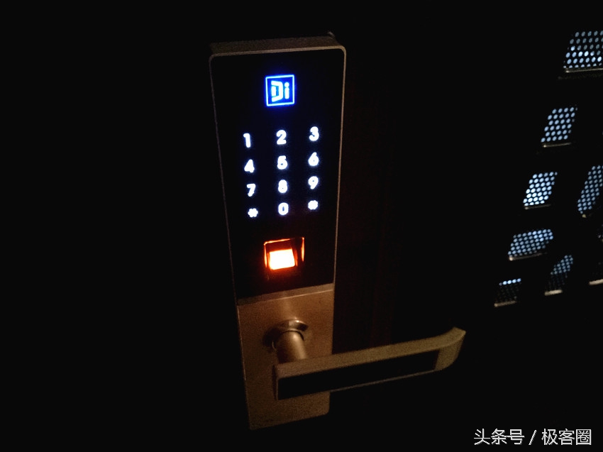 高科技的魅力,智能防盗门有哪些功能