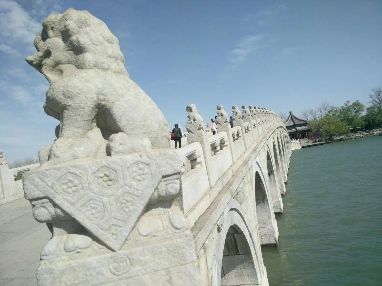 魅蓝e现在值得买吗,yunos魅蓝