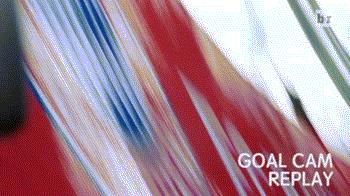 去他喵的足球梦！拜仁两“大佬”联手吊打40个小萌娃，笑尿啦！