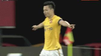 足球球员搞怪图片,足球搞笑庆祝动作gif