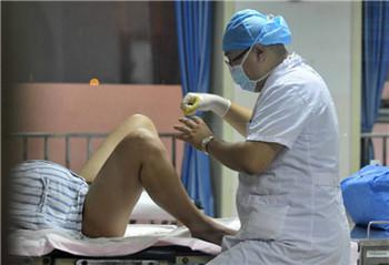 孕妇来医院检查不料真相惊呆众人,孕妇内检痛苦过程