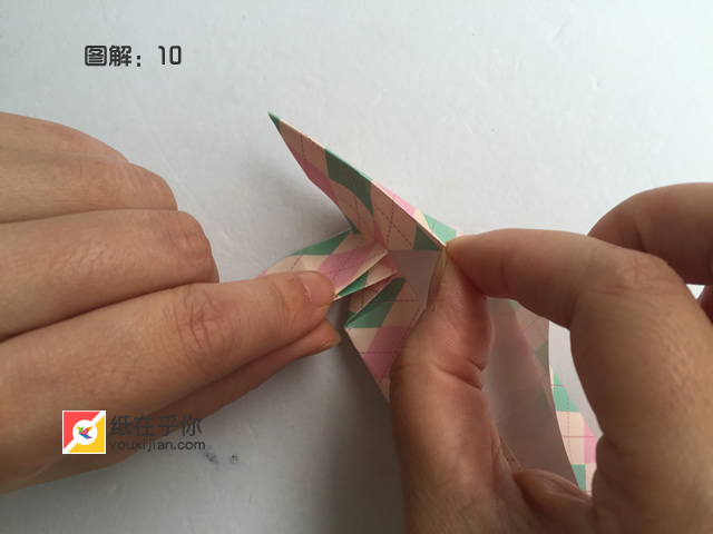 纸在乎你手工折纸糖果收纳盒视频图解教程