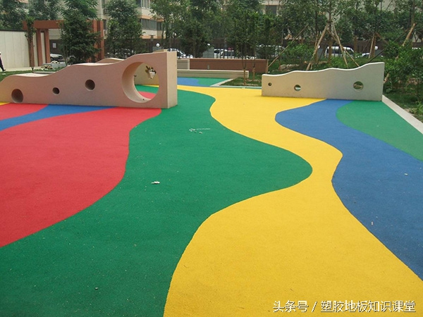 橡胶地板属于塑胶地板吗,橡胶地板是合金吗