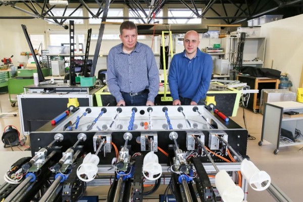 继围棋之后，机器人又要统治桌上足球了