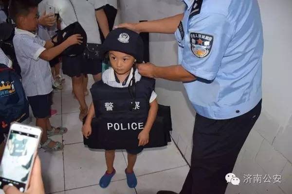 区公安局组织开展警营开放日,福田分局警营开放日