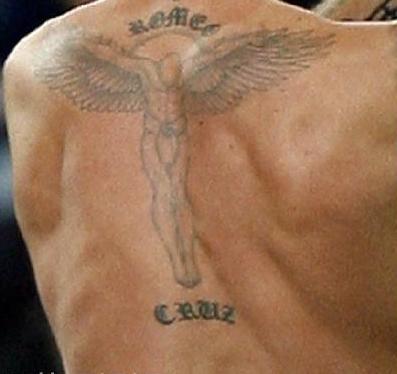 贝克汉姆为什么有那么多纹身,贝克汉姆纹身中文是什么字