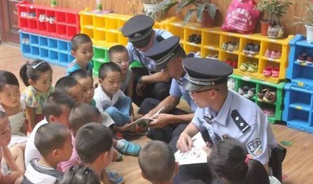 派出所多措并举构建和谐警民关系 (公安警务站守护一方平安)