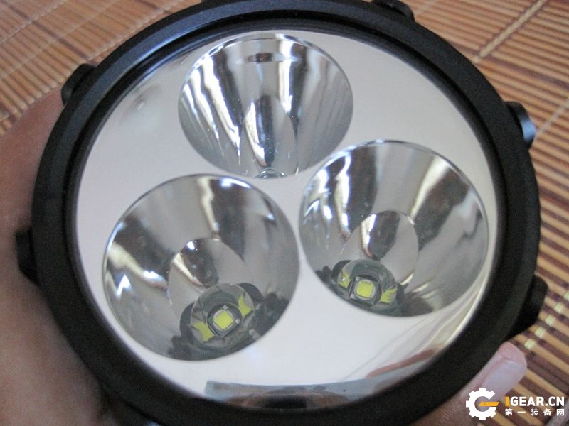 纳丽德圣火11超强光手电,纳丽德圣火30v2.0流明充电手电